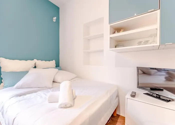 Le Portalet L Near The Port L Shellter *